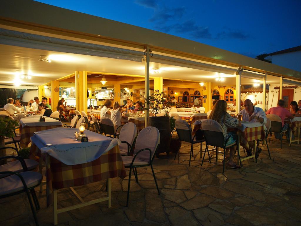 Musses Hotel Koukounaries Bagian luar foto