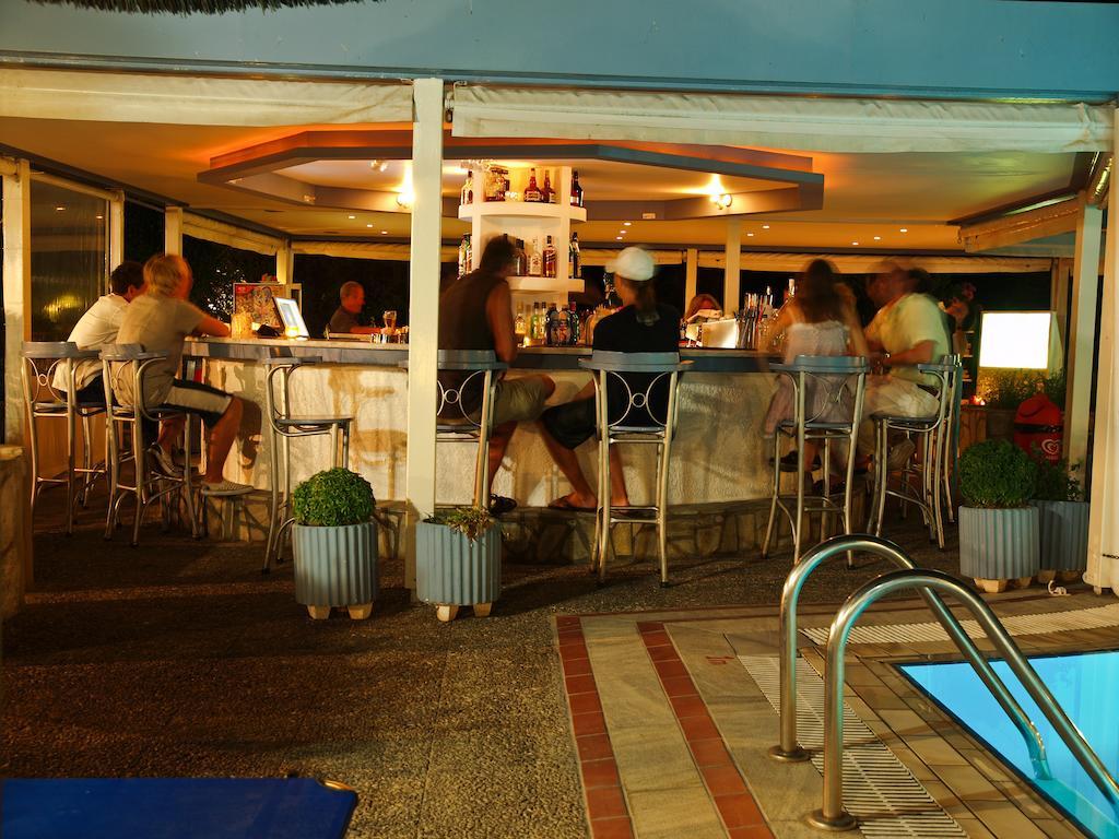 Musses Hotel Koukounaries Bagian luar foto
